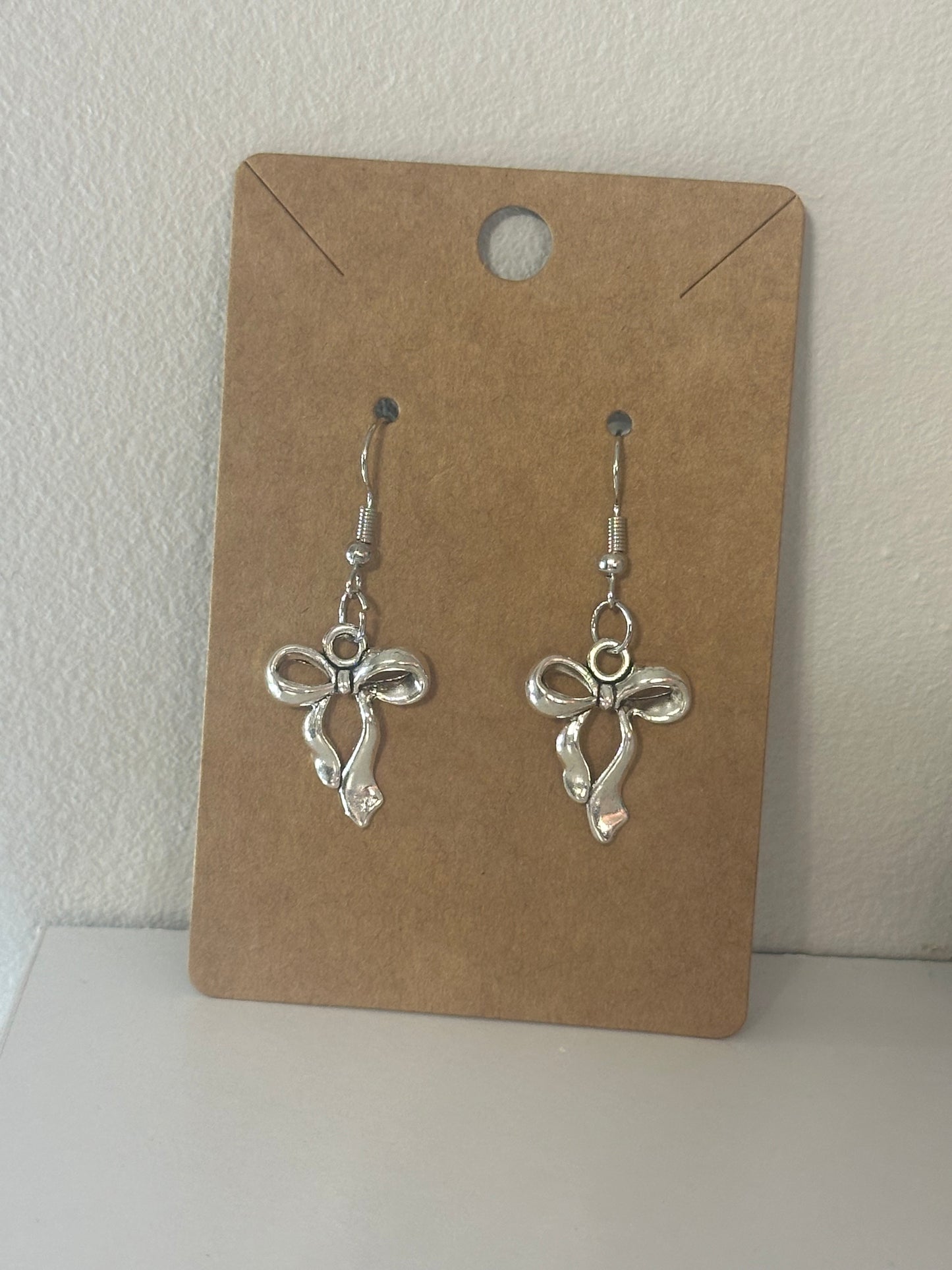 Mama's Quilt Shop MBSC -bow earrings