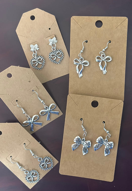 Mama's Quilt Shop MBSC -bow earrings