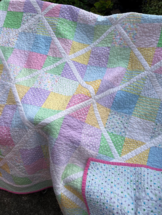 Mama's Quilt Shop- Lattice design