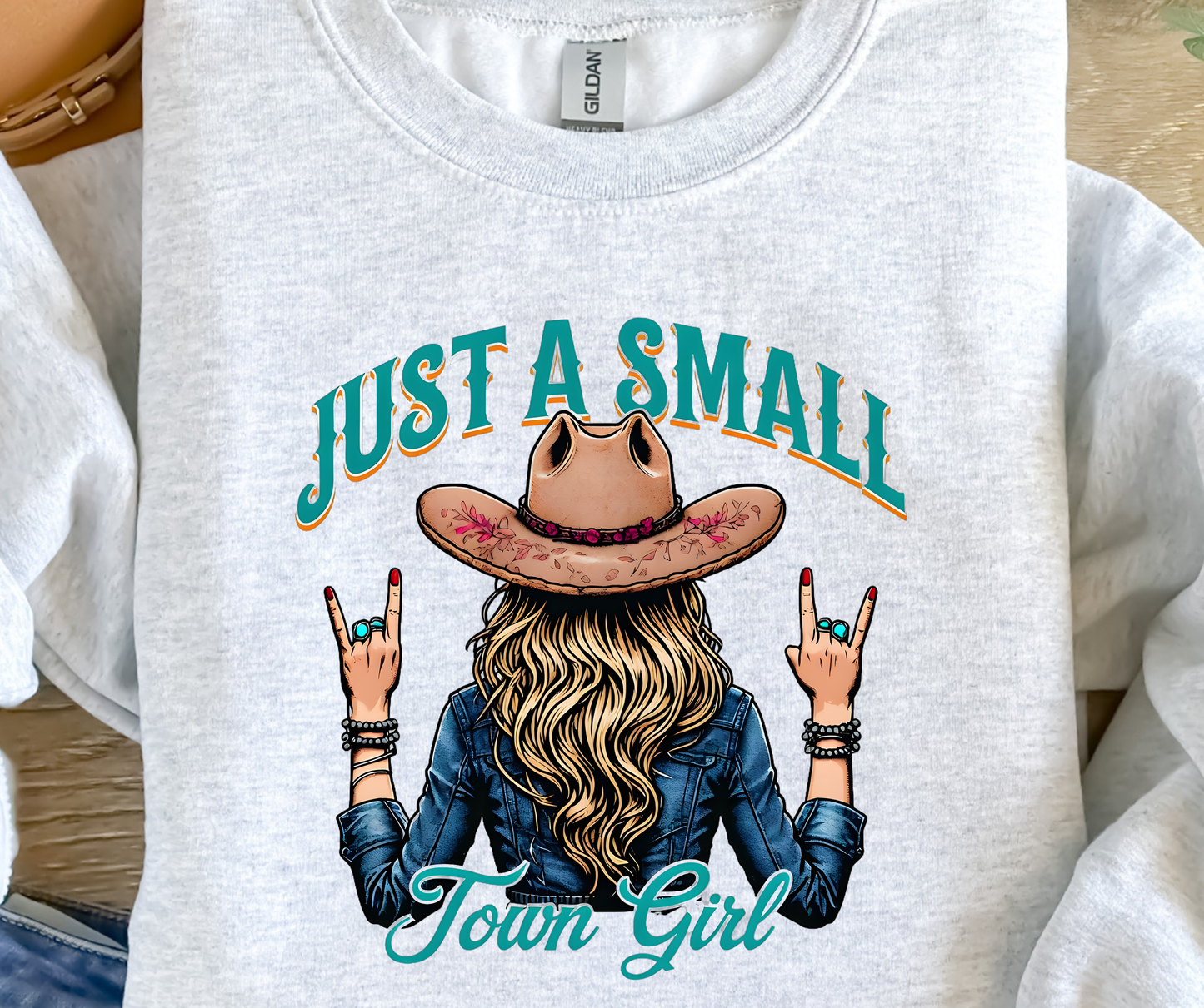Sassy Server - Small Town Girl